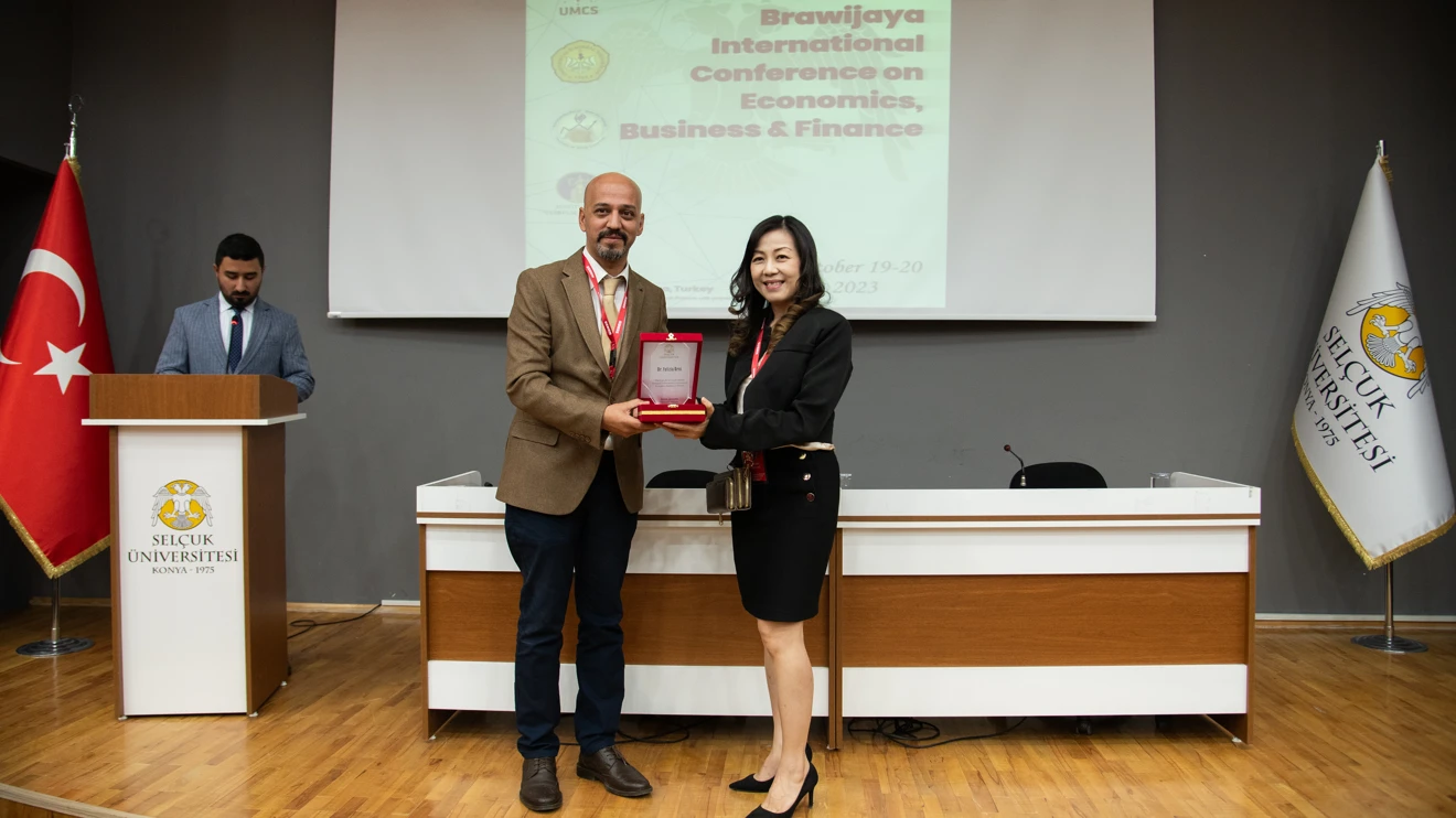 Selçuk Üniversitesi bilim insanlarını bir araya getirdi